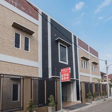 Reddoorz Plus Syariah @ Tuparev Cirebon 3 المظهر الخارجي الصورة